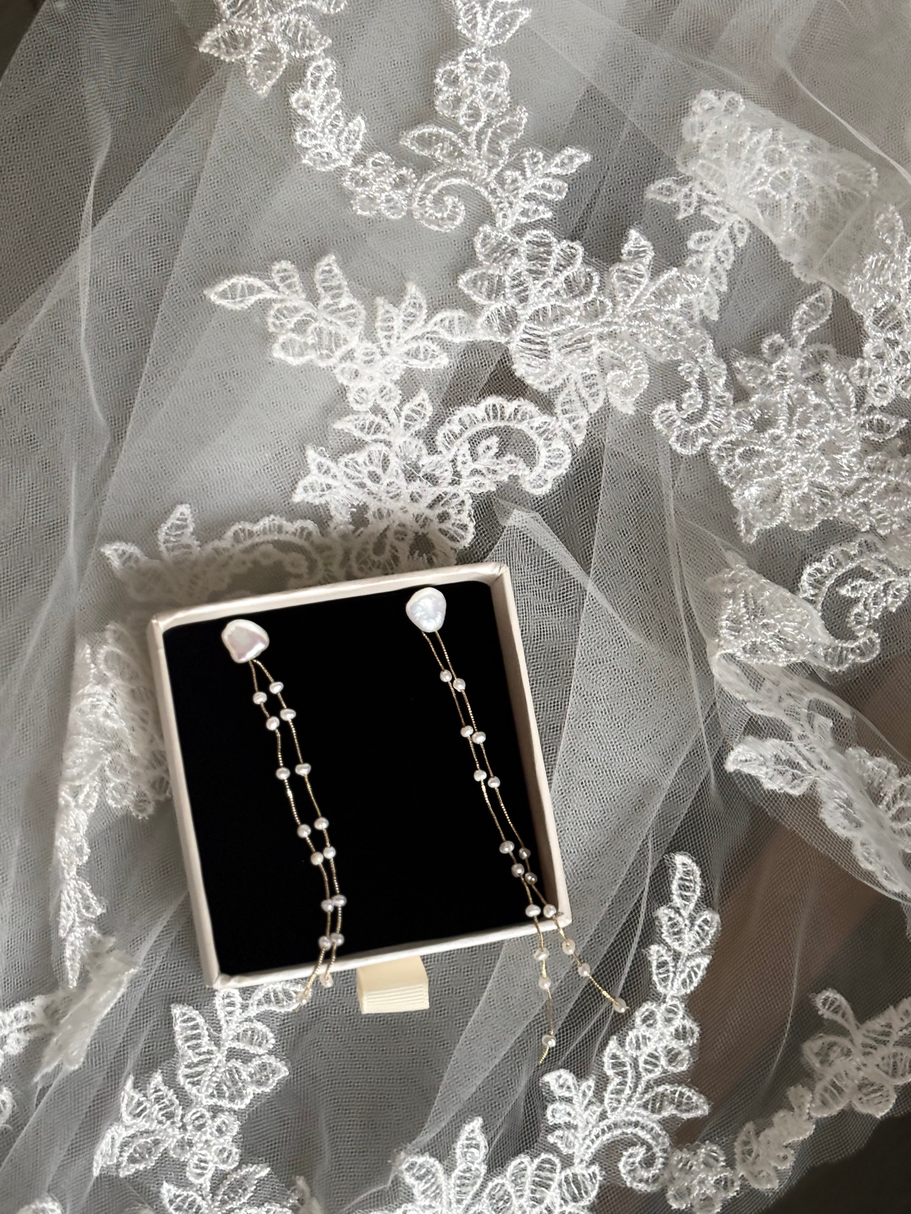 Alisa Pearl Earrings
