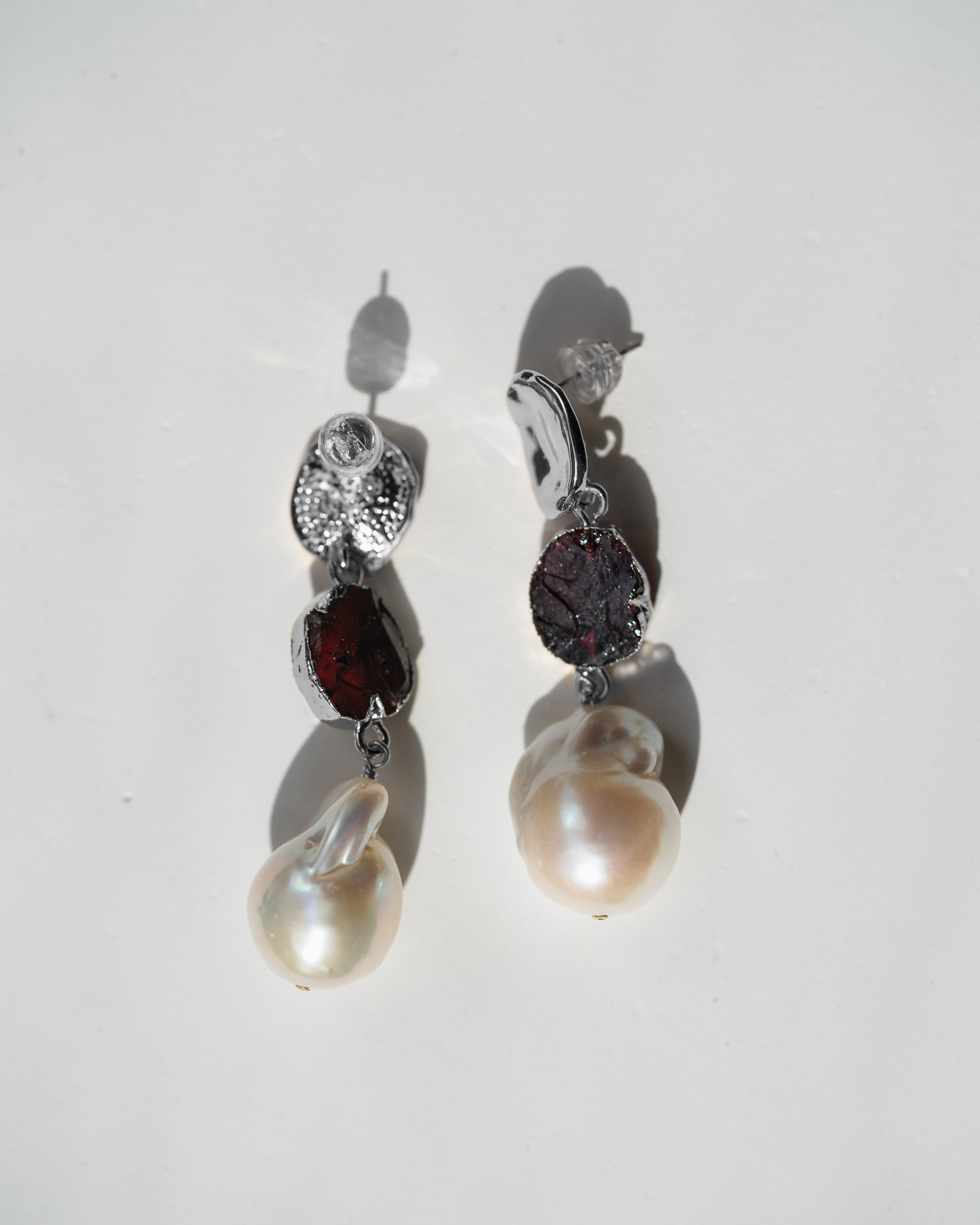 Jan | Garnet Birthstones x Pearls Earrings