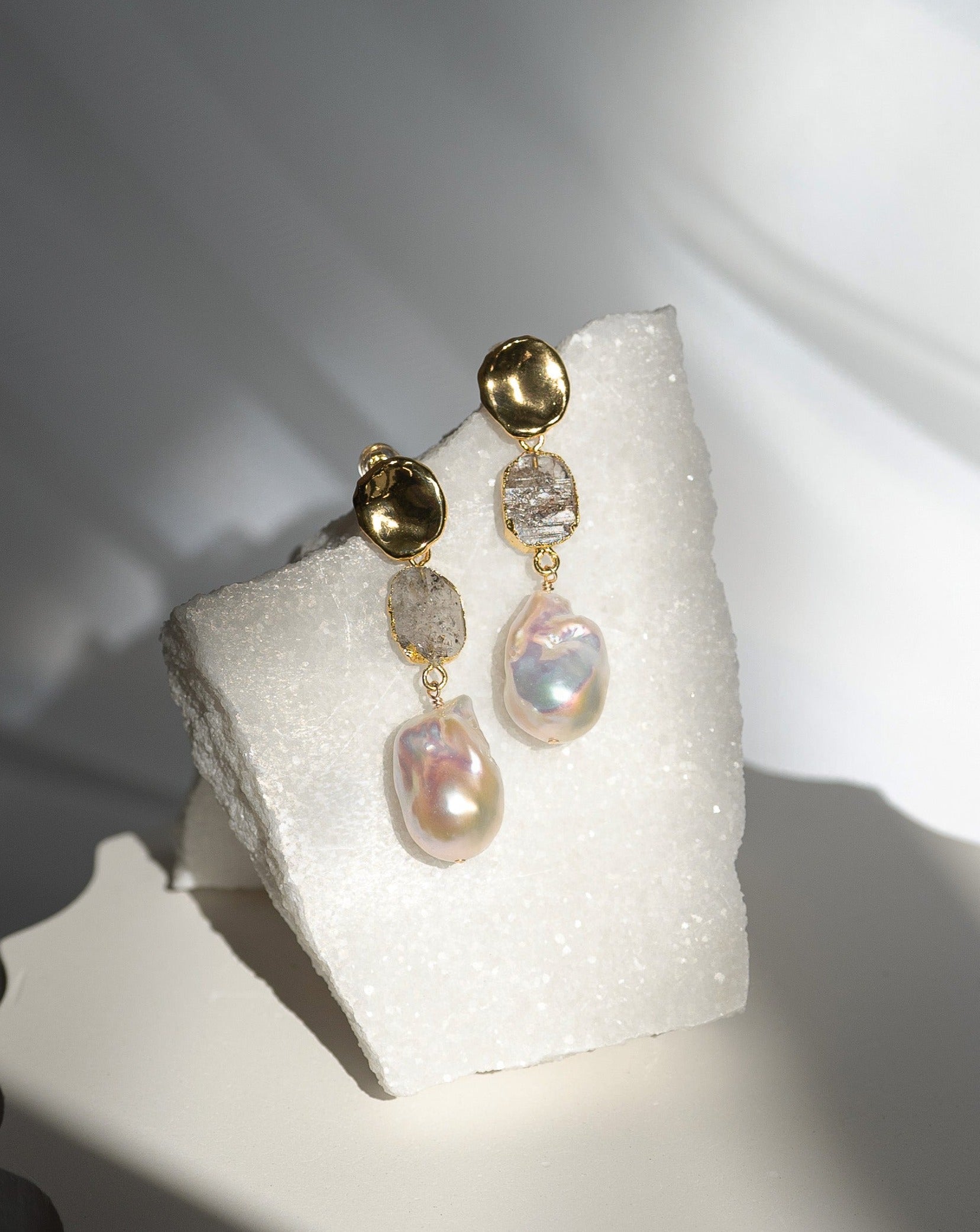 April | Herkimer Diamond Birthstones x Pearls Earrings