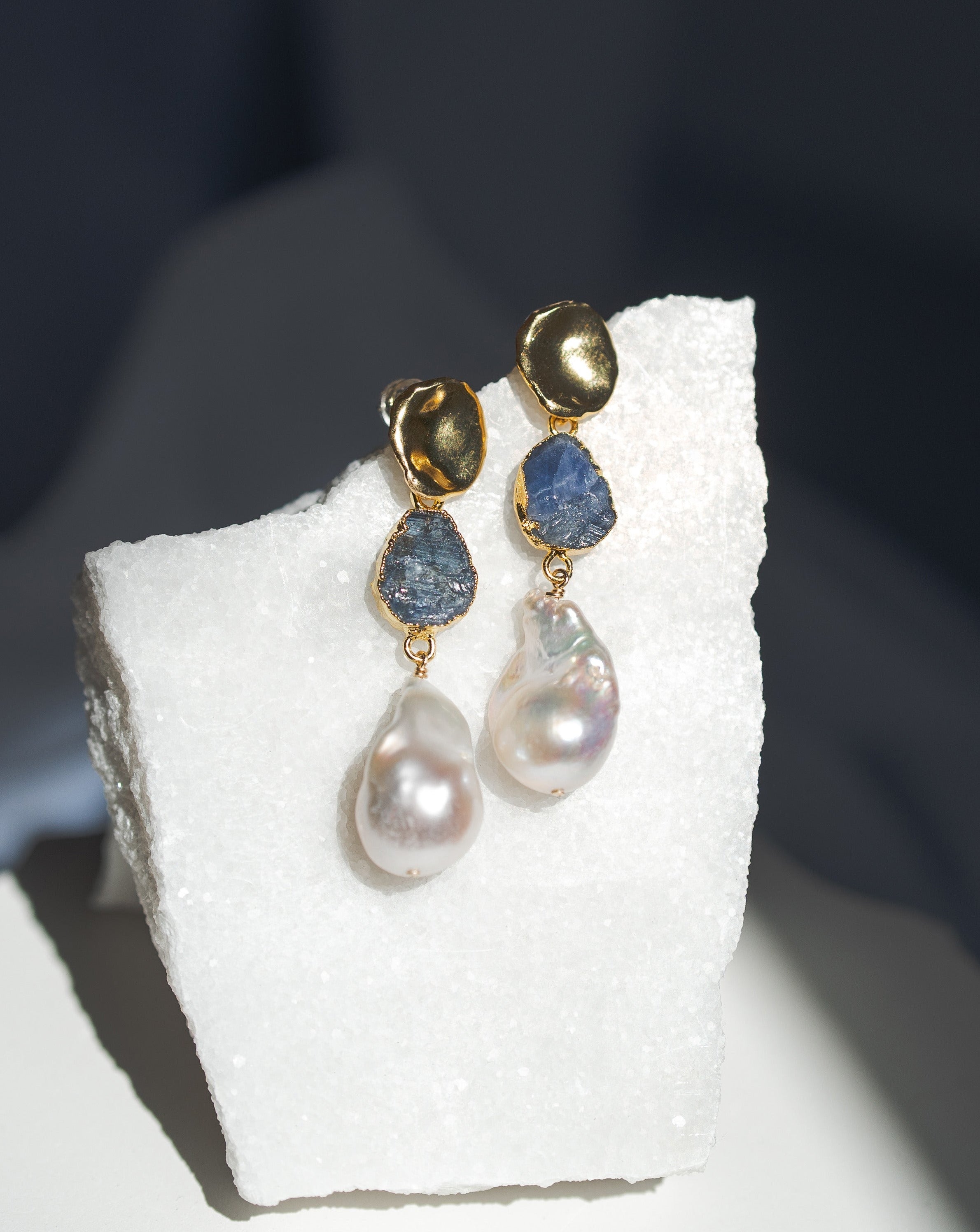 December | Tanzanite Birthstones x Pearls Earrings