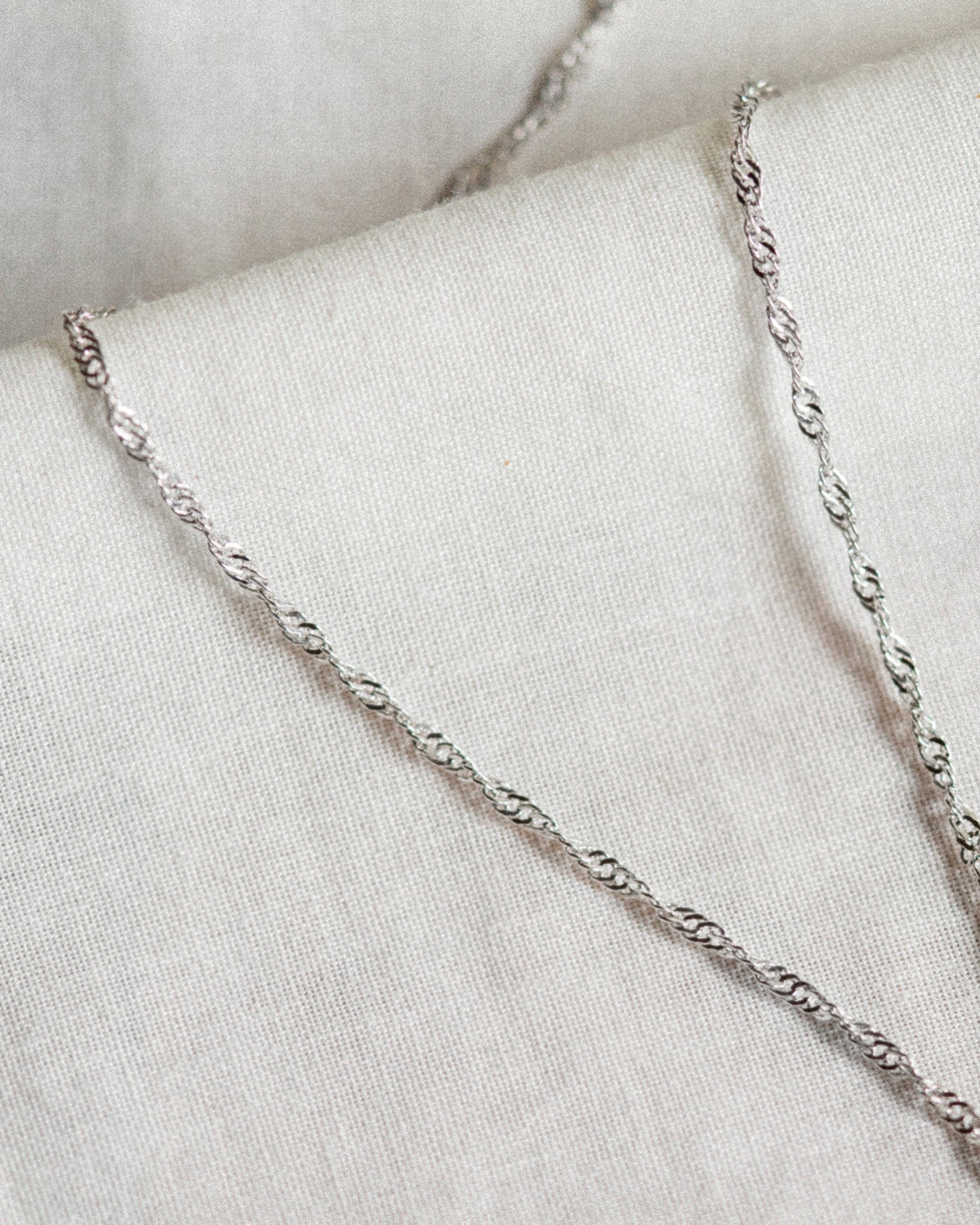 Anne Chain Necklace
