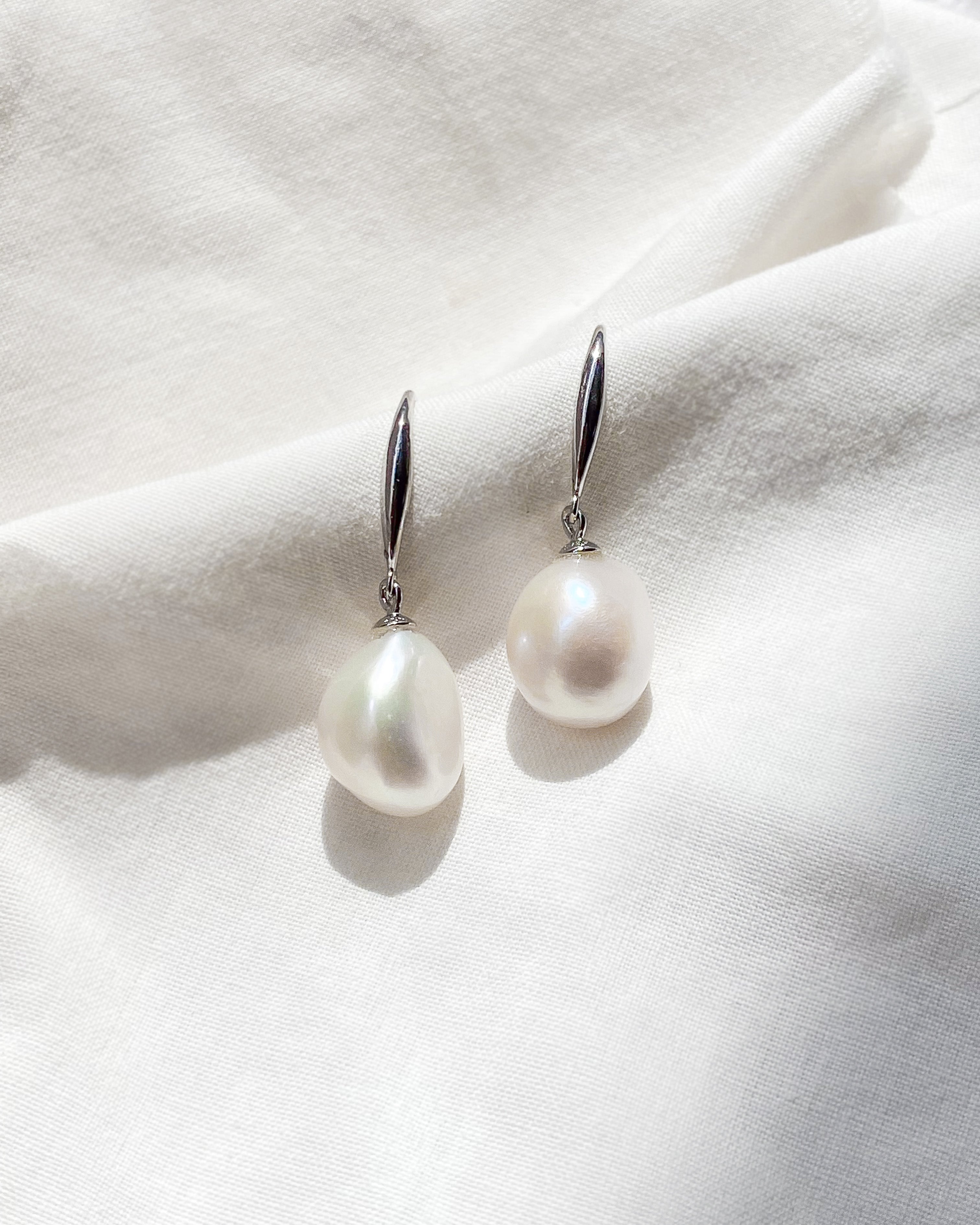 Audrey I Pearl Earrings