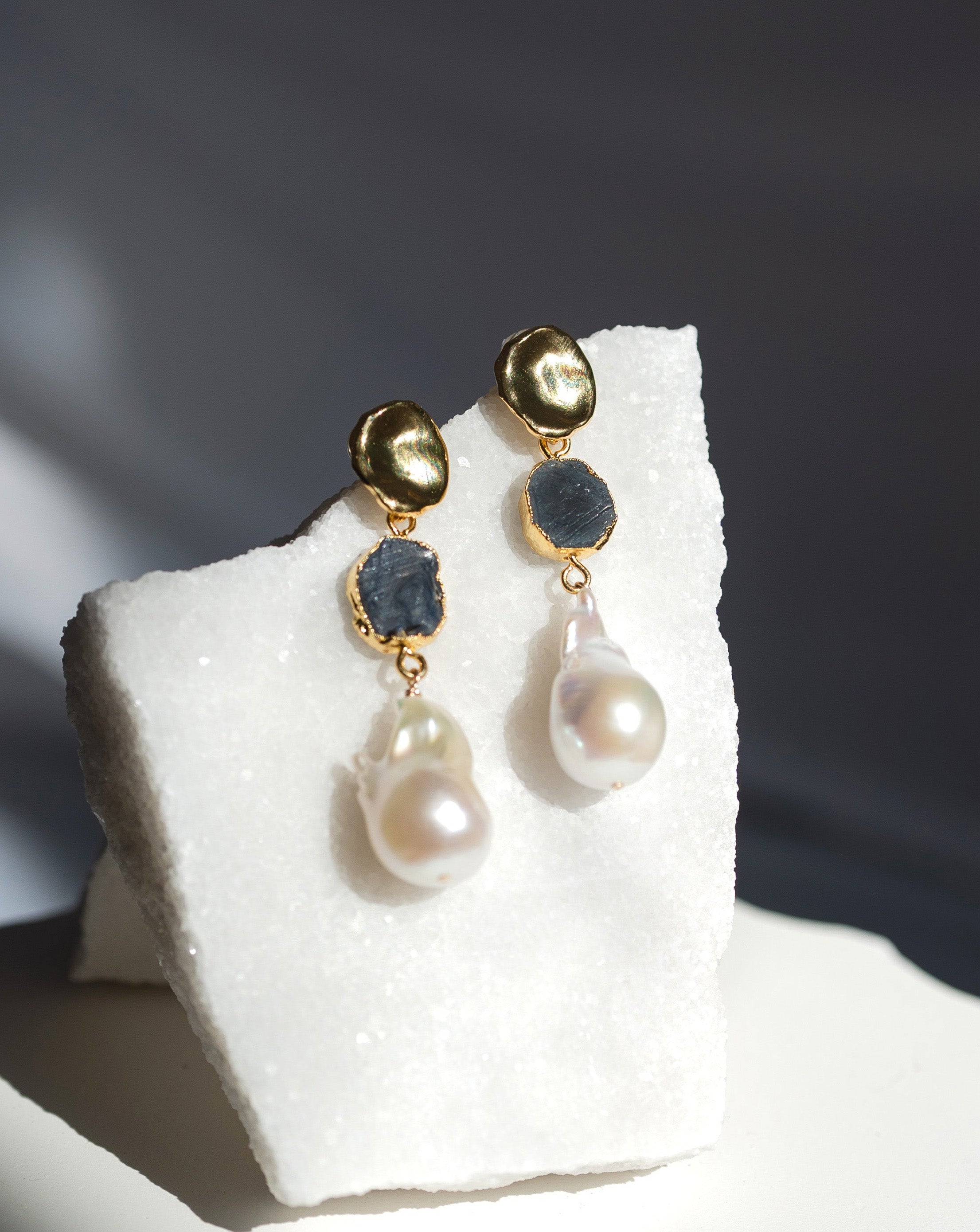 September | Sapphire Birthstones x Pearls Earrings