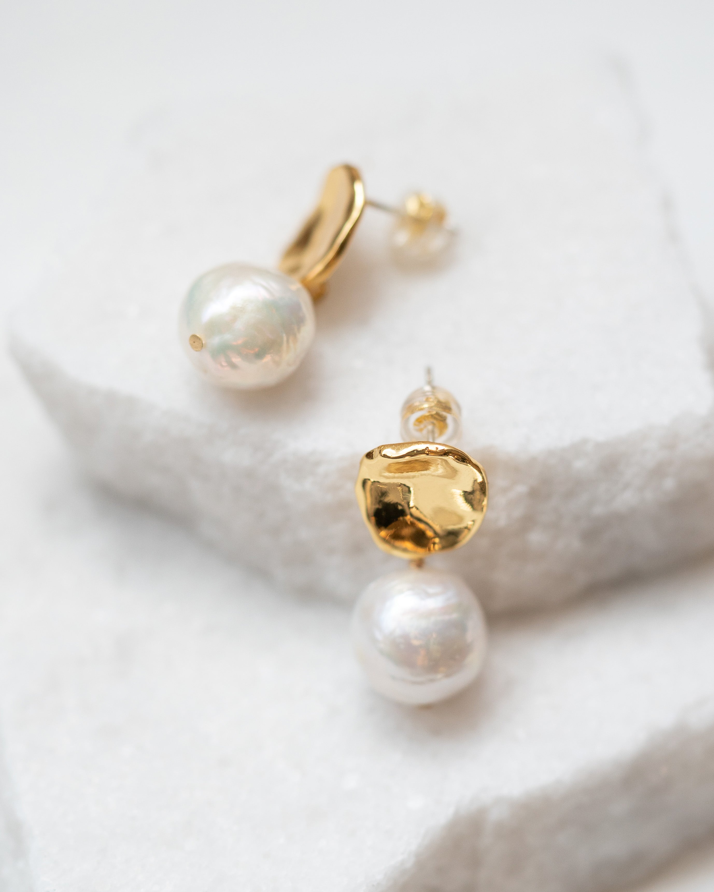 Jen Pearl Earrings