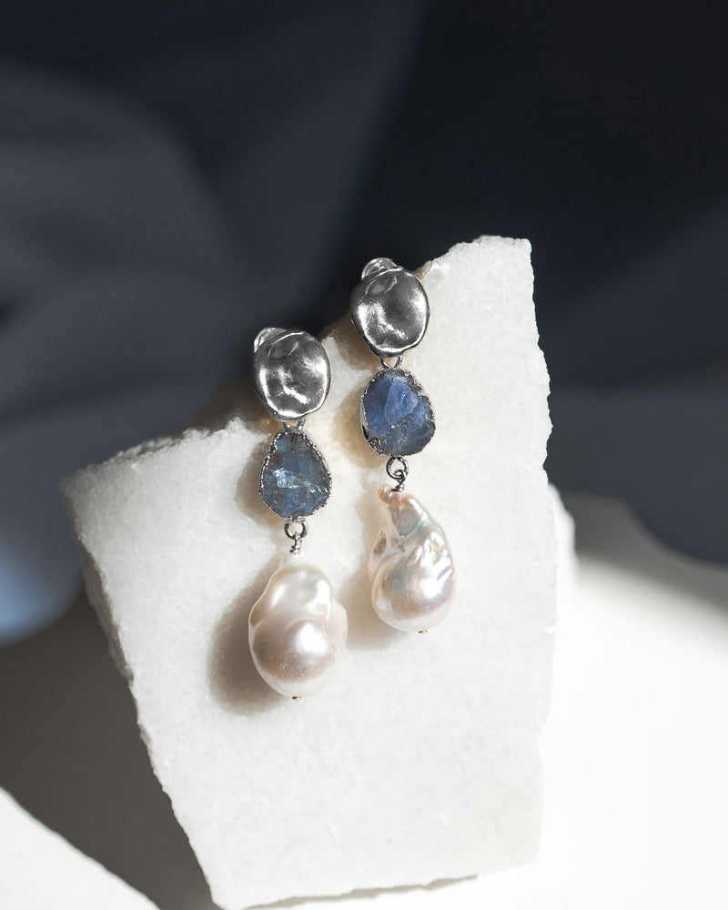 December | Tanzanite Birthstones x Pearls Earrings
