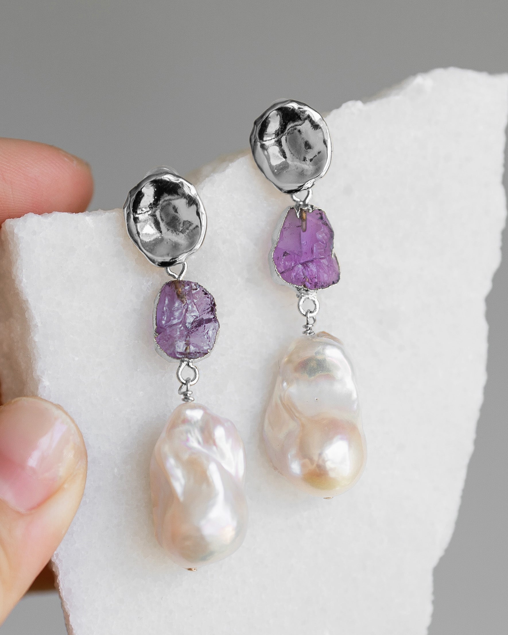 Feb | Amethyst Birthstones x Pearls Earrings