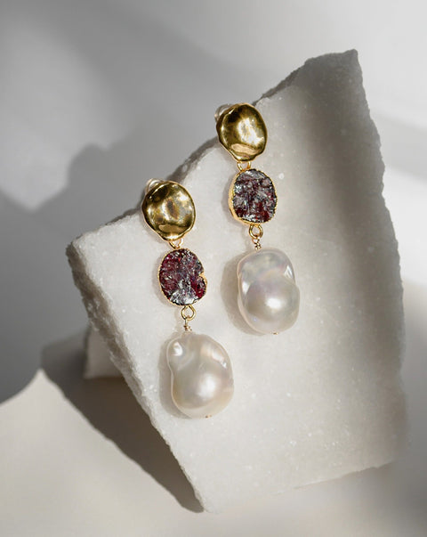 Garnet x Pearls Earrings | January Birthstone
