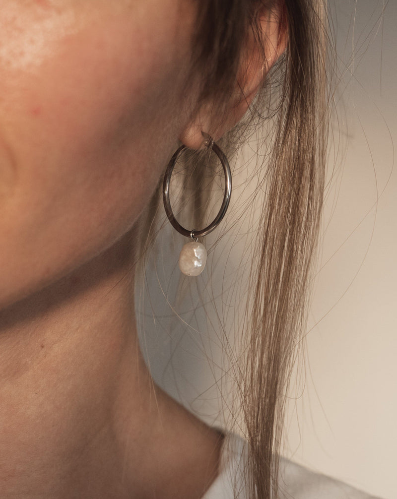 Elisse Pearl Hoops